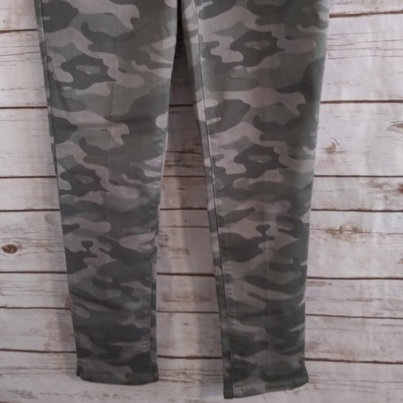Wit & Wisdom Ab-solution Camo Ankle Skimmer Pants Size 6 - Picture 4 of 11